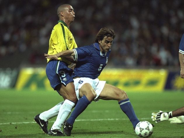 虽然他有外 虽然他有外