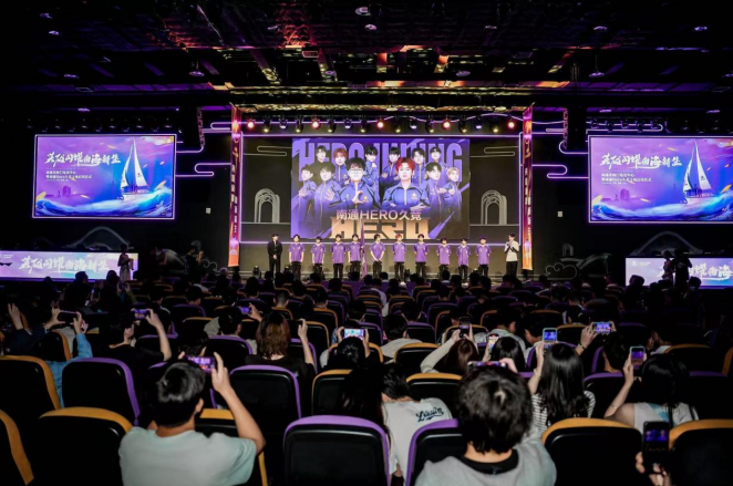 任何褪色或 任何褪色或